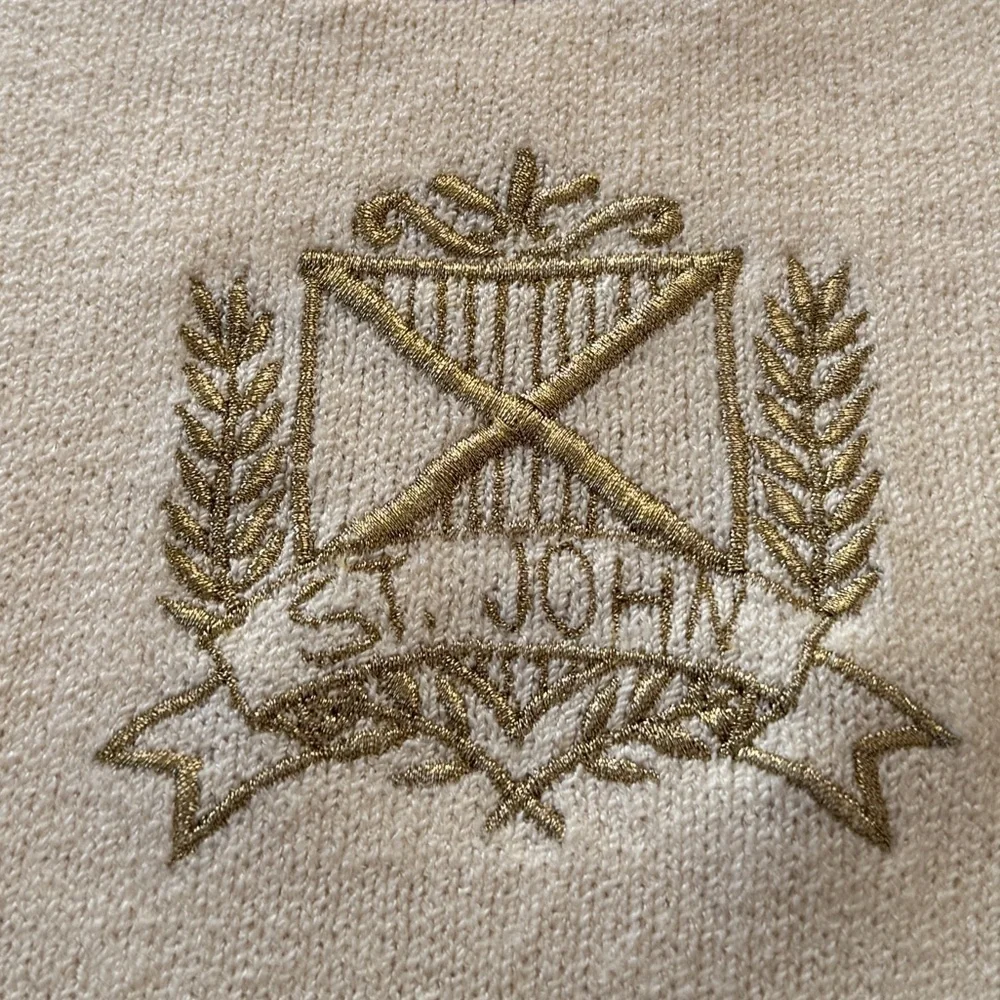 St John medium Santana Knit Sweater Cream Ivory with metallic gold crest